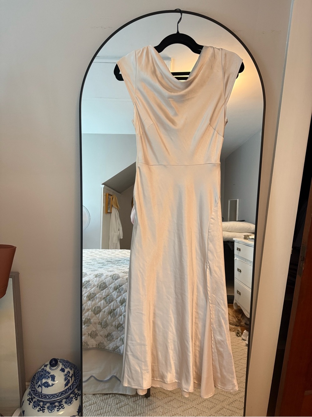 SAINTS & SECRETS Lucinda Twist Back Midi Dress Champagne Satin Size XS - NWT